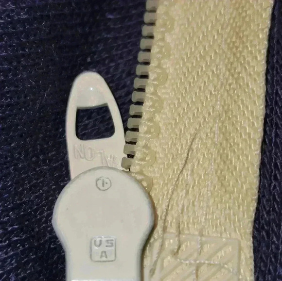 Vintage zip-up jogging jacket. Talon zipper NWOT - Picture 4 of 8